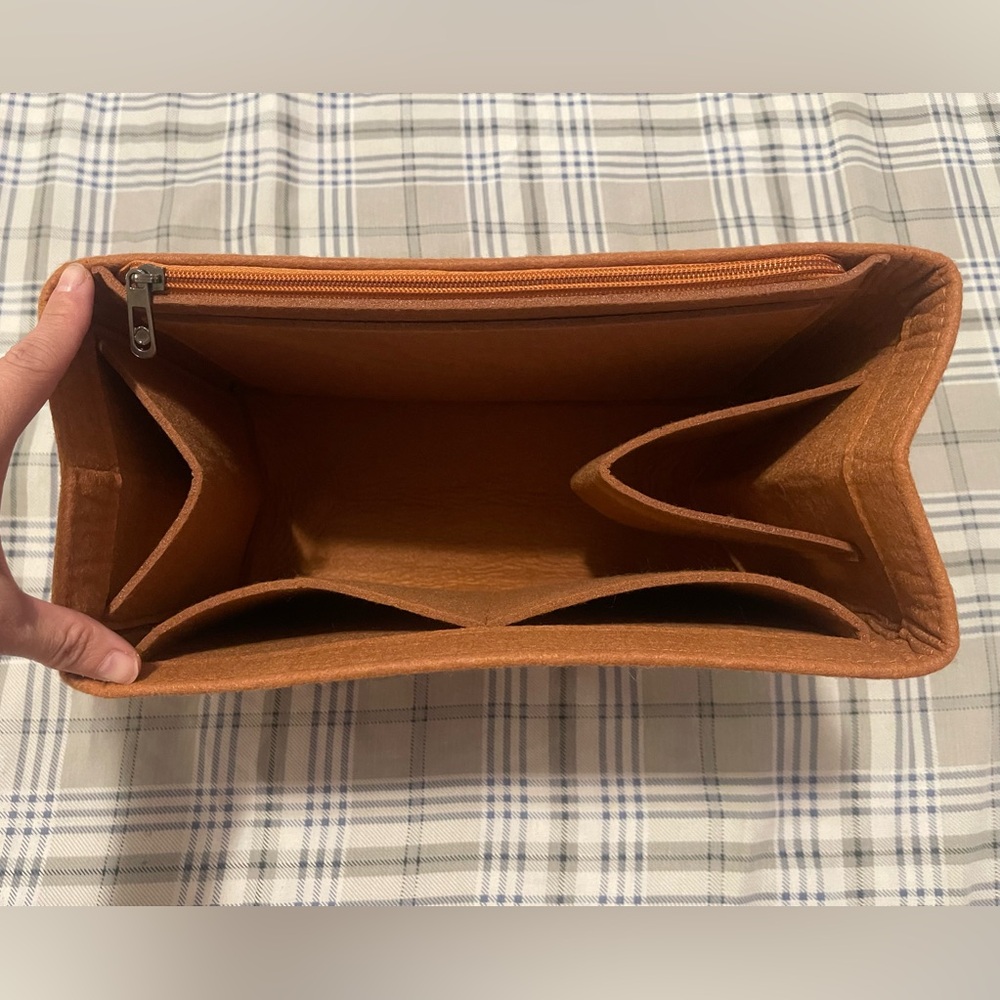 Bag insert/ compartment measures 12x8x6